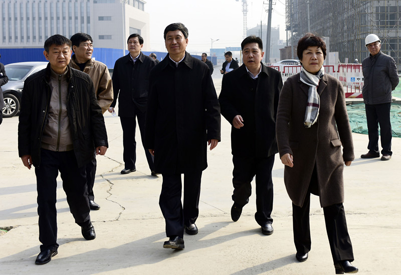 市领导到我校新校区建设现场调研指导工作